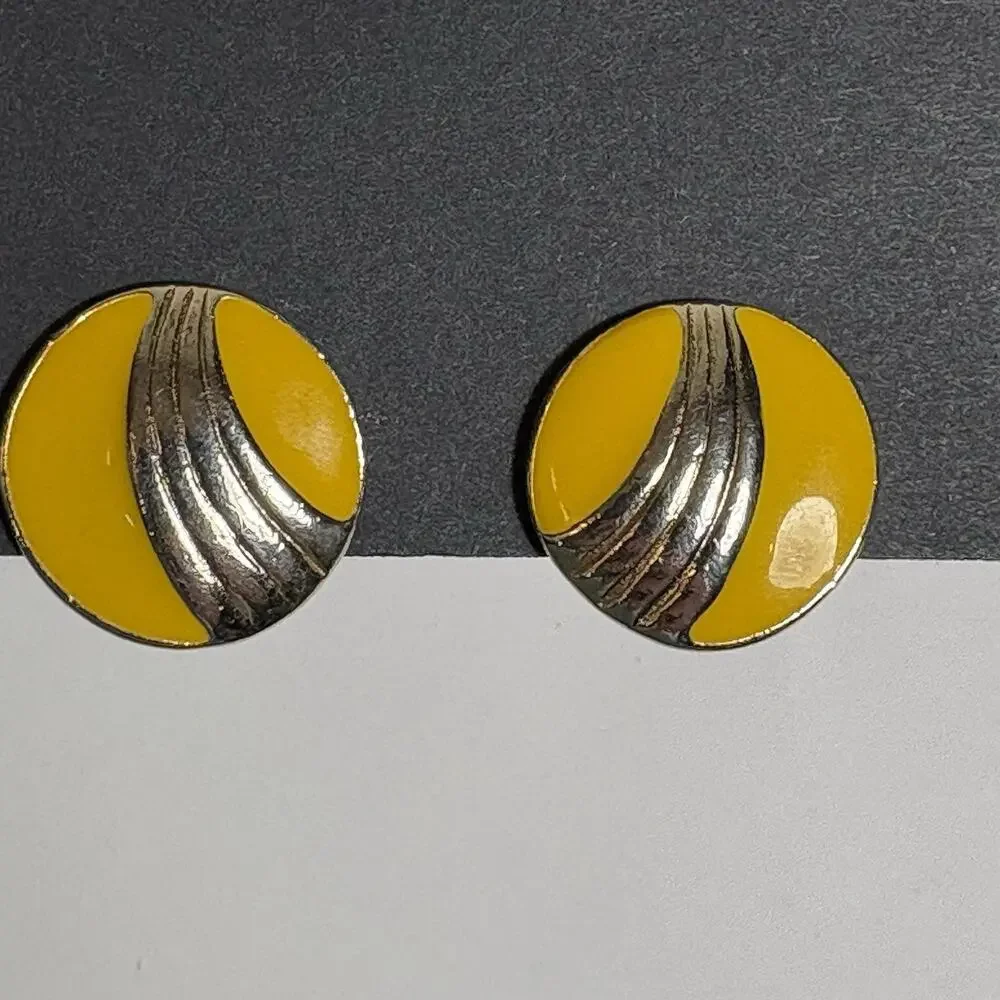 Vintage yellow enamel